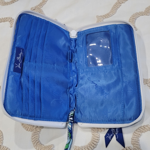 Vera Bradley Mediterranean White Paisley Pattern - Picture 3 of 5